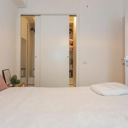 Apartment Comodo Vicino A Stazione Centrale - Brianza Master Guest *