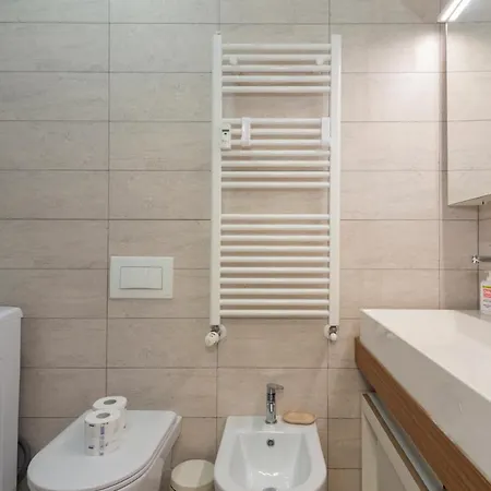 Apartment Comodo Vicino A Stazione Centrale - Brianza Master Guest *