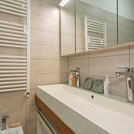 Comodo Vicino A Stazione Centrale - Brianza Master Guest Apartment *